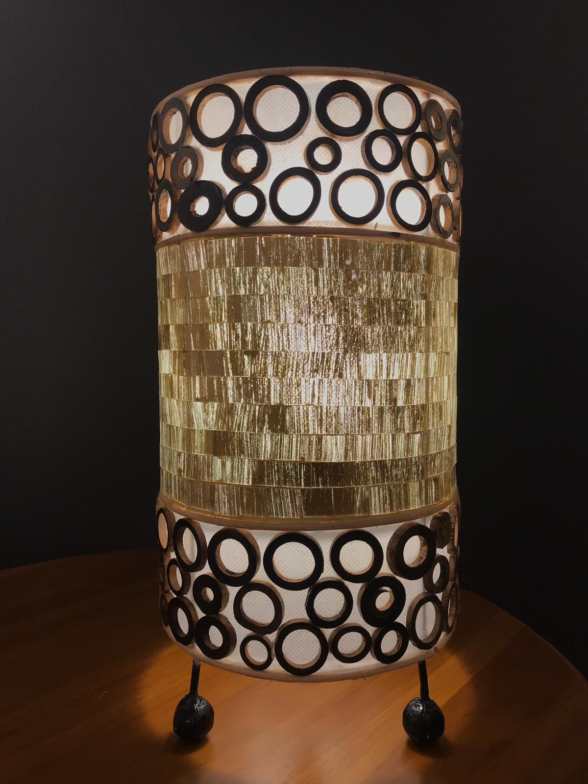 Elegante Hohe Mosaiklampen – In Gold, Rot und Weiß erhältlich, 3 Größenoptionen