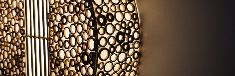 Orientalische Beleuchtung | Exquisite Lampen für stilvolle Wohnräume. Entdecken Sie unsere exklusive Kollektion orientalischer Beleuchtung: handgefertigte Mosaiklampen, Pendelleuchten aus Capiz-Muscheln und antike Messing-Wandleuchten für ein elegantes Ambiente. Orientalische Beleuchtung. Handgefertigte Mosaiklampen. Pendelleuchten aus Capiz-Muscheln. Vintage-Messing-Wandleuchten. Exotische Wohnraumbeleuchtung, Marokkanische Laternen, Türkische Mosaik-Kronleuchter, Boho-Beleuchtung Designs, Nahöstliche Deko