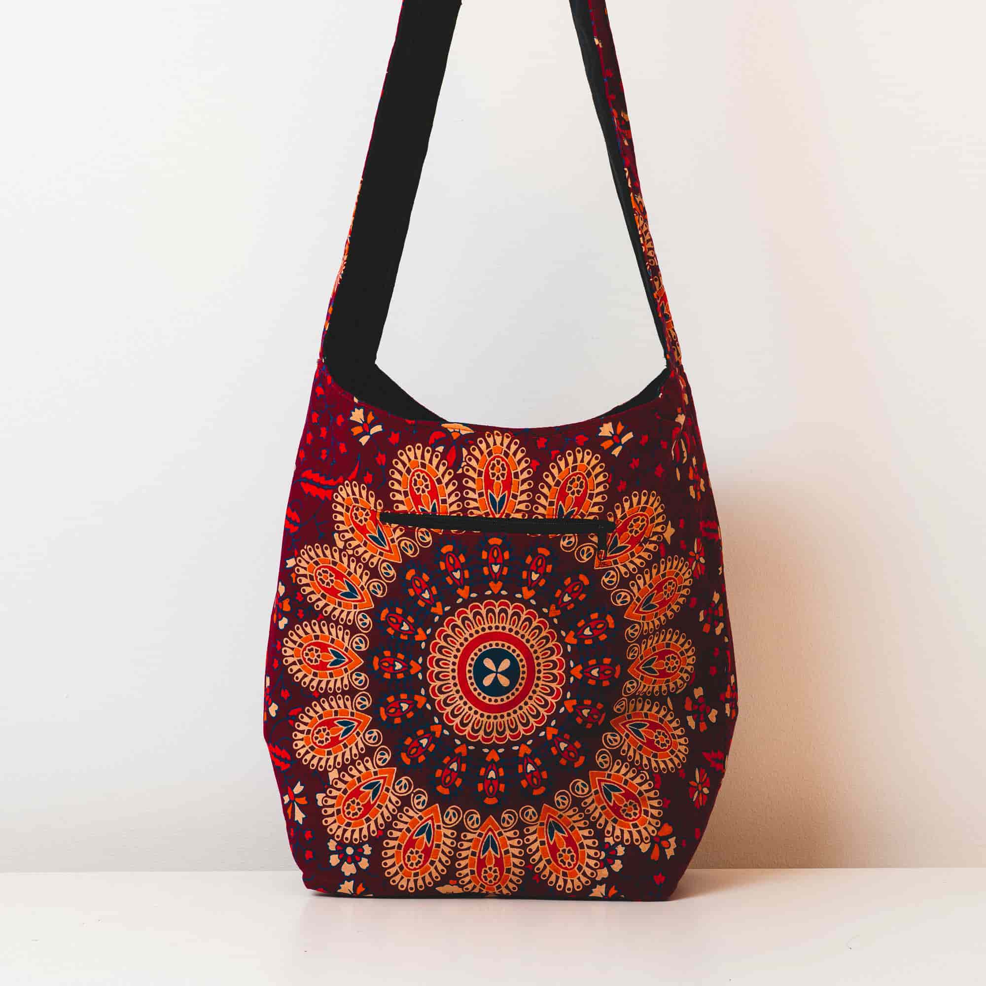 Aga’s Own Mandala Boho Umhängetasche - Festival Crossbody Handtasche für Damen, Ethnisch Baumwollschultertasche | Perfekt für Strandausflüge