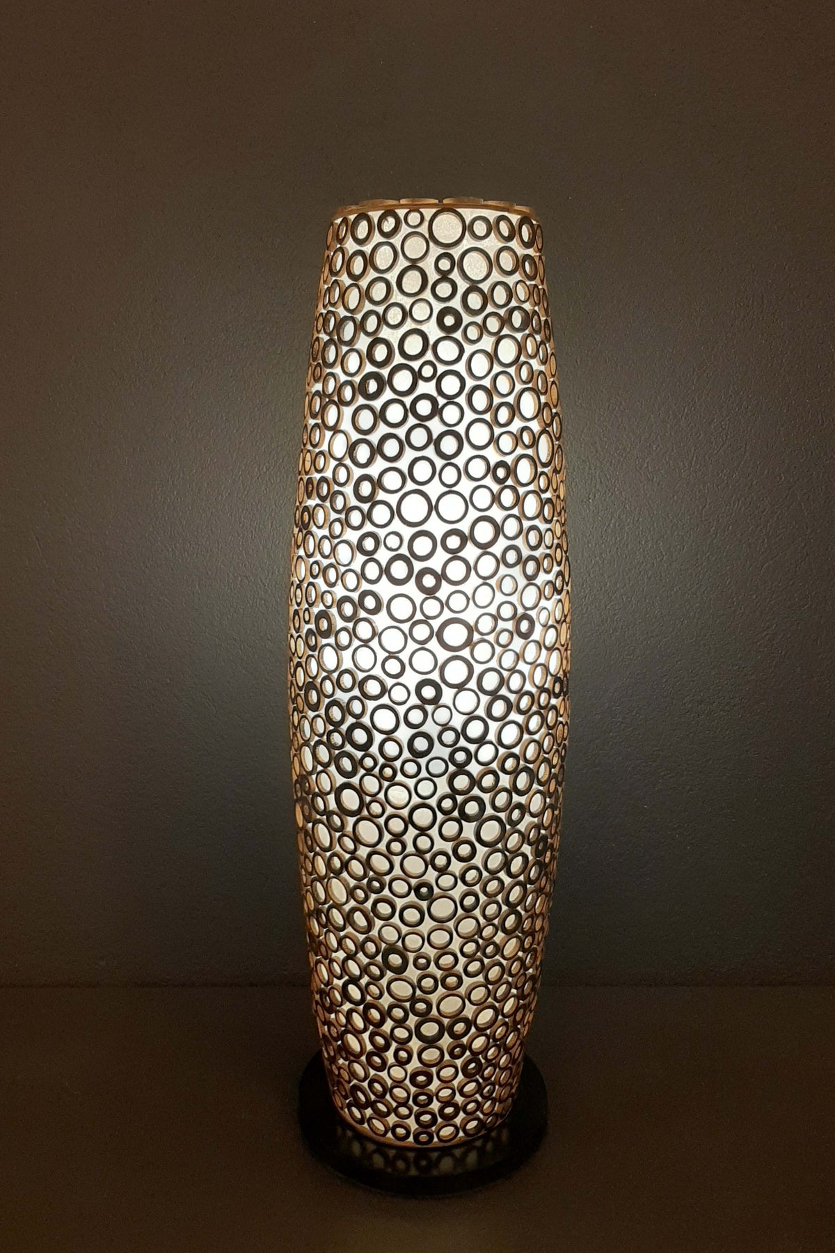 Beeindruckende Turmlampen, Stehlampen mit Ringmuster – In 4 Höhen erhältlich (70cm - 200cm)