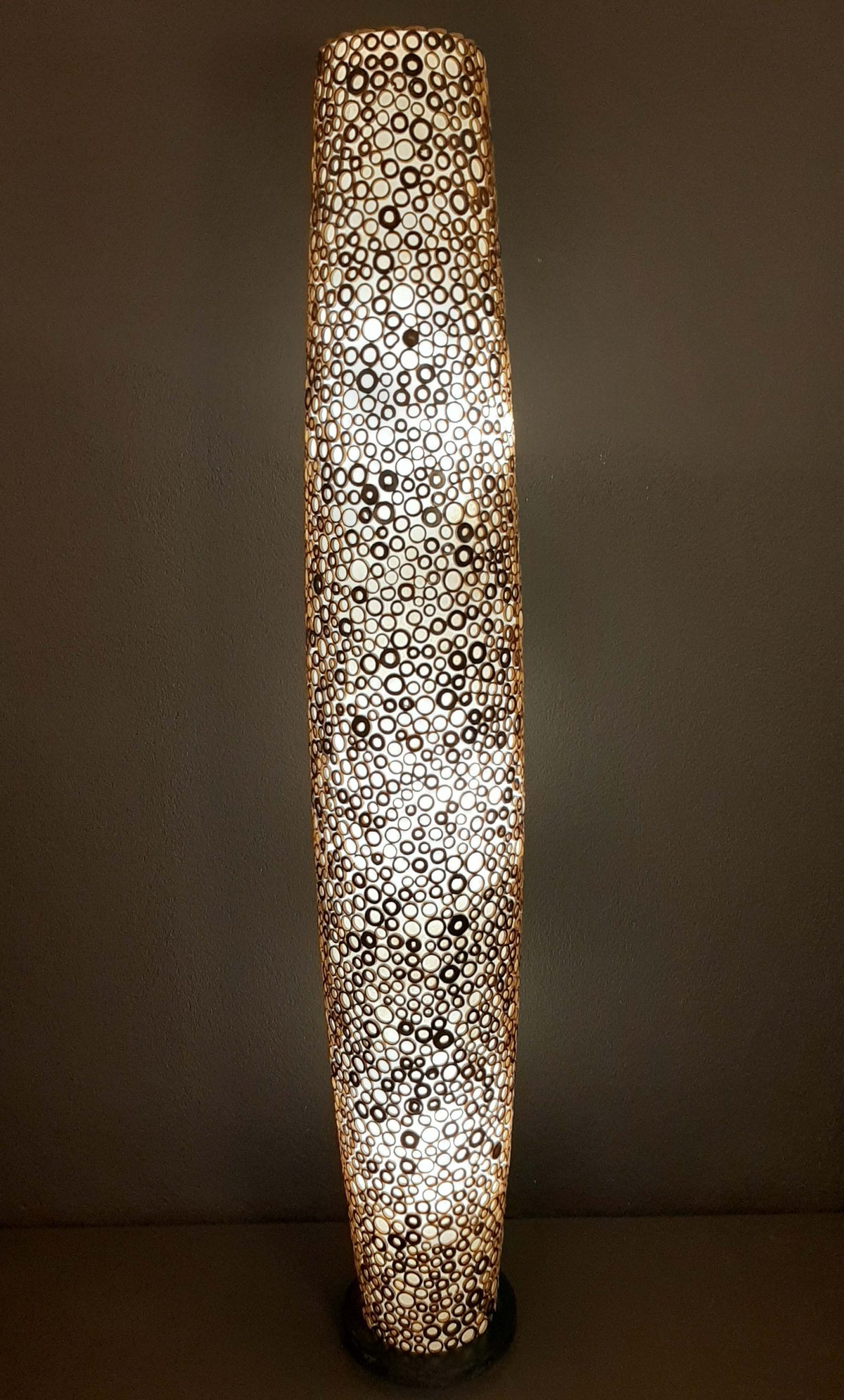 Beeindruckende Turmlampen, Stehlampen mit Ringmuster – In 4 Höhen erhältlich (70cm - 200cm)