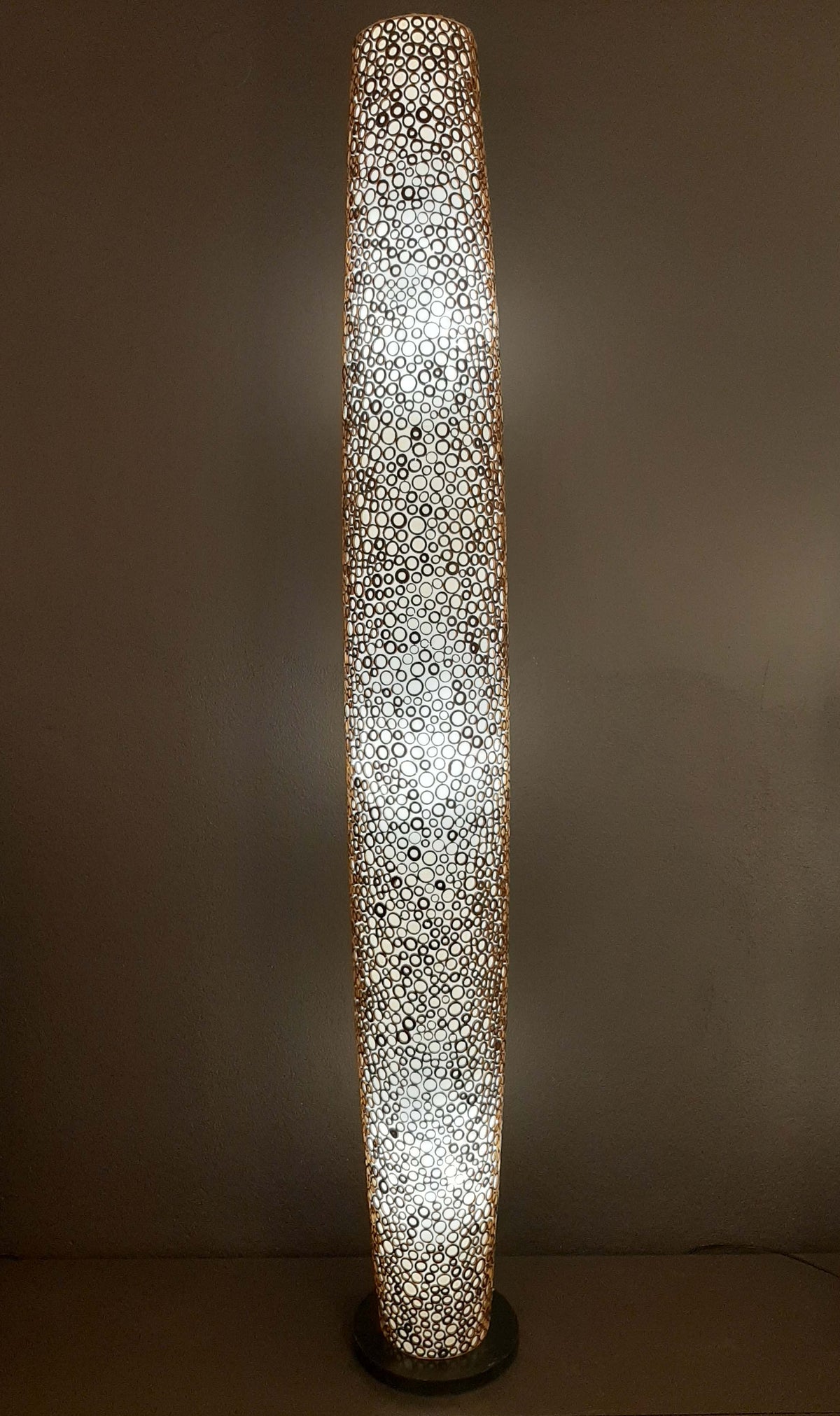 Beeindruckende Turmlampen, Stehlampen mit Ringmuster – In 4 Höhen erhältlich (70cm - 200cm)