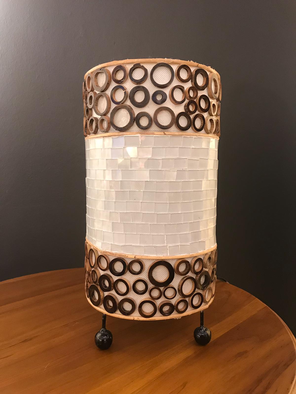 Elegante Hohe Mosaiklampen – In Gold, Rot und Weiß erhältlich, 3 Größenoptionen