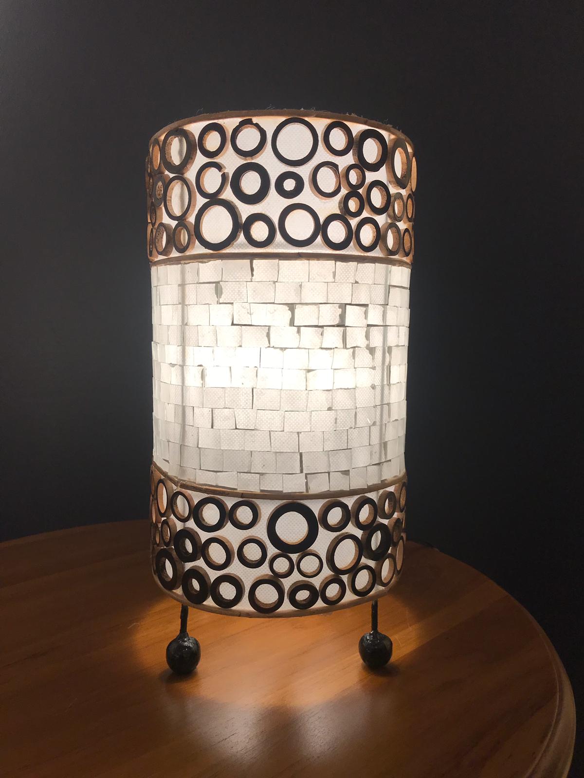 Elegante Hohe Mosaiklampen – In Gold, Rot und Weiß erhältlich, 3 Größenoptionen