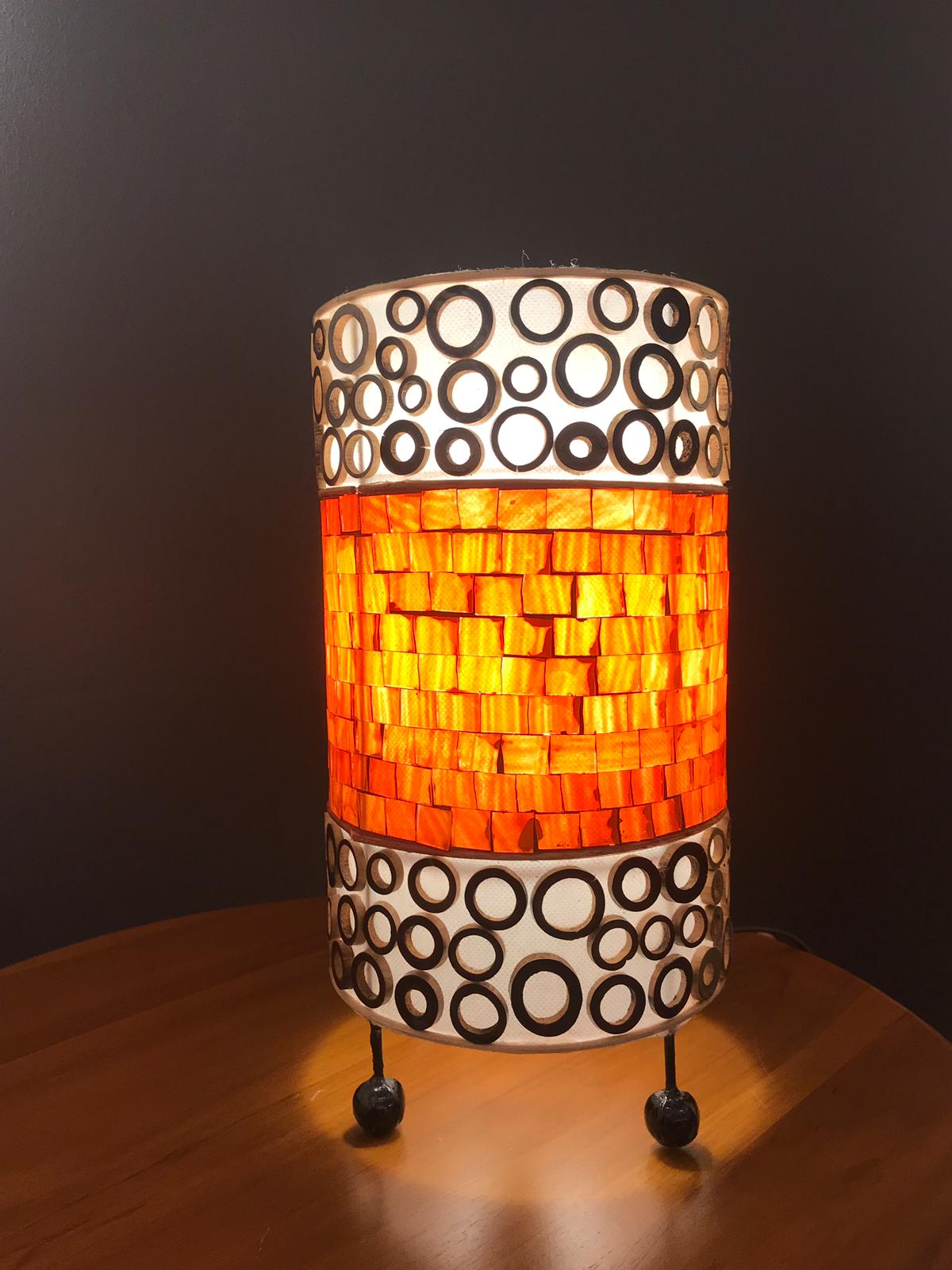 Elegante Hohe Mosaiklampen – In Gold, Rot und Weiß erhältlich, 3 Größenoptionen