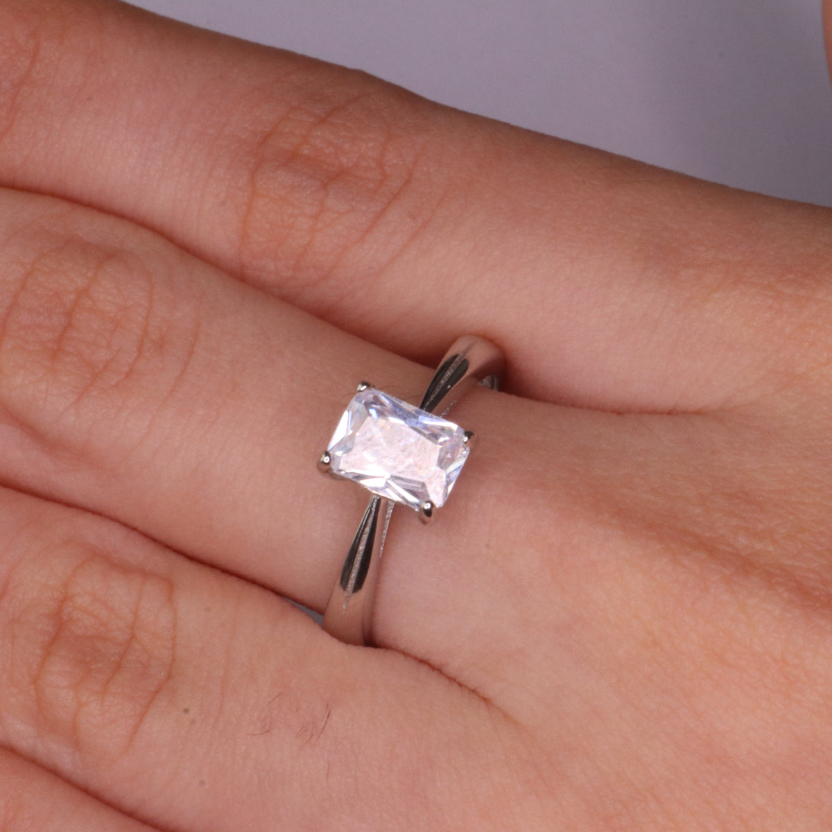 Aga’s Own Hypoallergene Zirkonia Silberringe - atemberaubender 925 Sterling Silberschmuck, Damenmode- Hochzeits, Verlobungs, Treue-Ringe- Silberne Zirkonia-Ringe- Das perfekte Geschenk für jeden Anlass