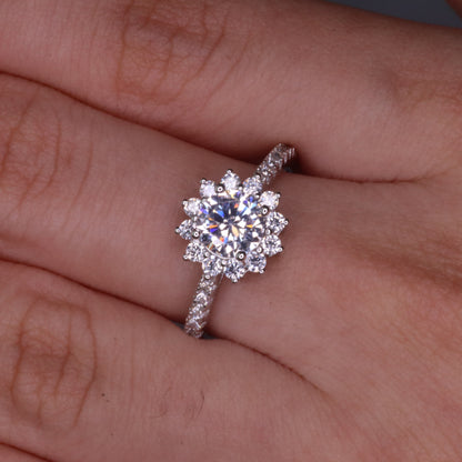 Aga’s Own Hypoallergene Zirkonia Silberringe - atemberaubender 925 Sterling Silberschmuck, Damenmode- Hochzeits, Verlobungs, Treue-Ringe- Silberne Zirkonia-Ringe- Das perfekte Geschenk für jeden Anlass
