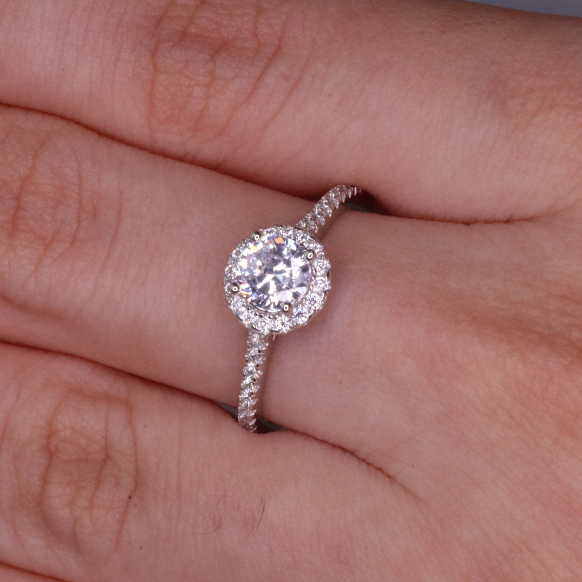 Aga’s Own Hypoallergene Zirkonia Silberringe - atemberaubender 925 Sterling Silberschmuck, Damenmode- Hochzeits, Verlobungs, Treue-Ringe- Silberne Zirkonia-Ringe- Das perfekte Geschenk für jeden Anlass