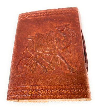Handgefertigtes Lederbuch - Perfektes Tagebuch für Erwachsene und Kinder, Reisetagebuch, Scrapbook, Skizzenbuch und Erinnerungsbuch - Vintage Journal Buch mit Notizbuch A5 Blanko - Notizbuch Leder Diary für Hexen Zubehör - Book Journal