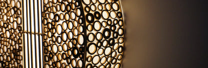 Orientalische Beleuchtung | Exquisite Lampen für stilvolle Wohnräume. Entdecken Sie unsere exklusive Kollektion orientalischer Beleuchtung: handgefertigte Mosaiklampen, Pendelleuchten aus Capiz-Muscheln und antike Messing-Wandleuchten für ein elegantes Ambiente. Orientalische Beleuchtung. Handgefertigte Mosaiklampen. Pendelleuchten aus Capiz-Muscheln. Vintage-Messing-Wandleuchten. Exotische Wohnraumbeleuchtung, Marokkanische Laternen, Türkische Mosaik-Kronleuchter, Boho-Beleuchtung Designs, Nahöstliche Deko