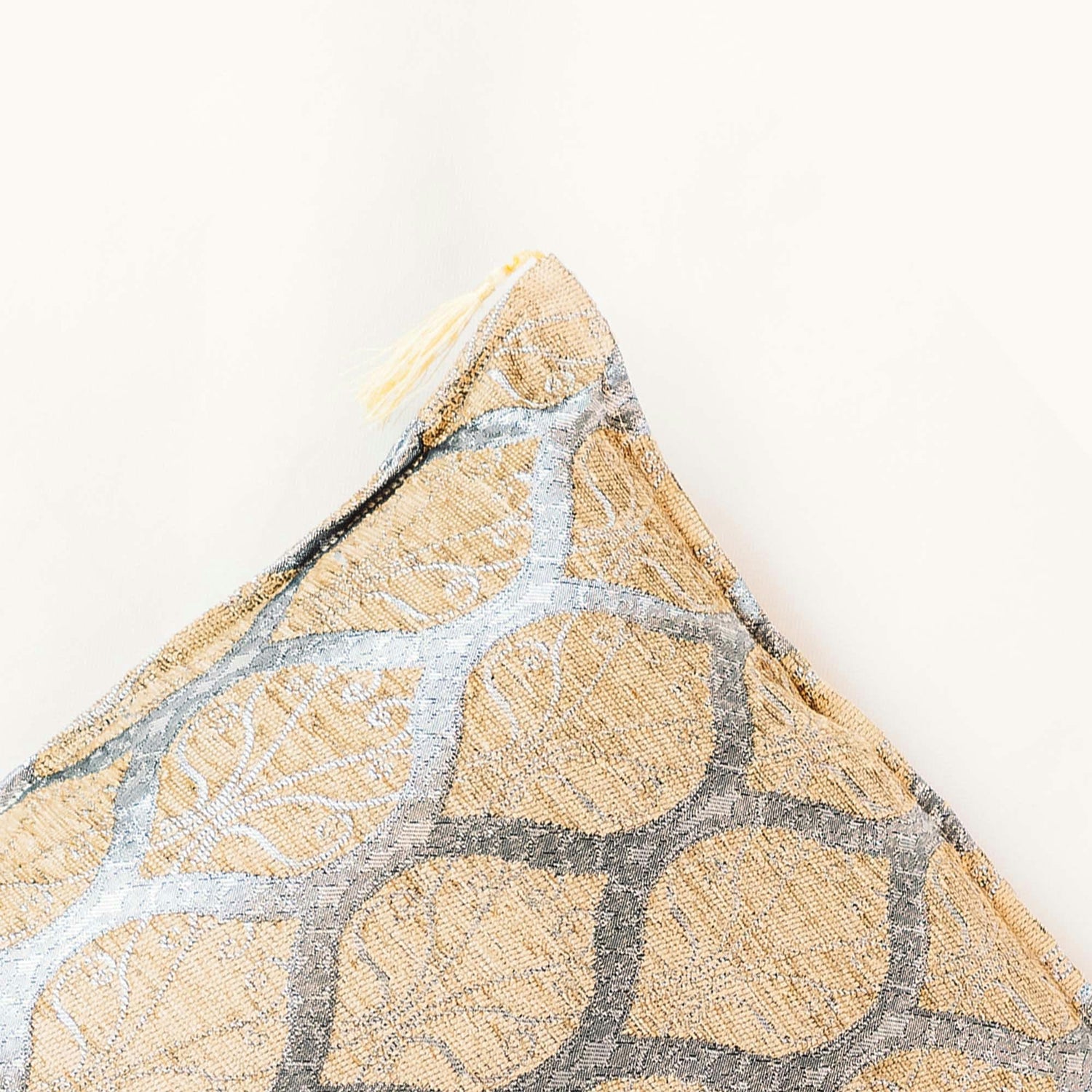 Scroll-Gitter Kissenbezug – 40 × 40 cm