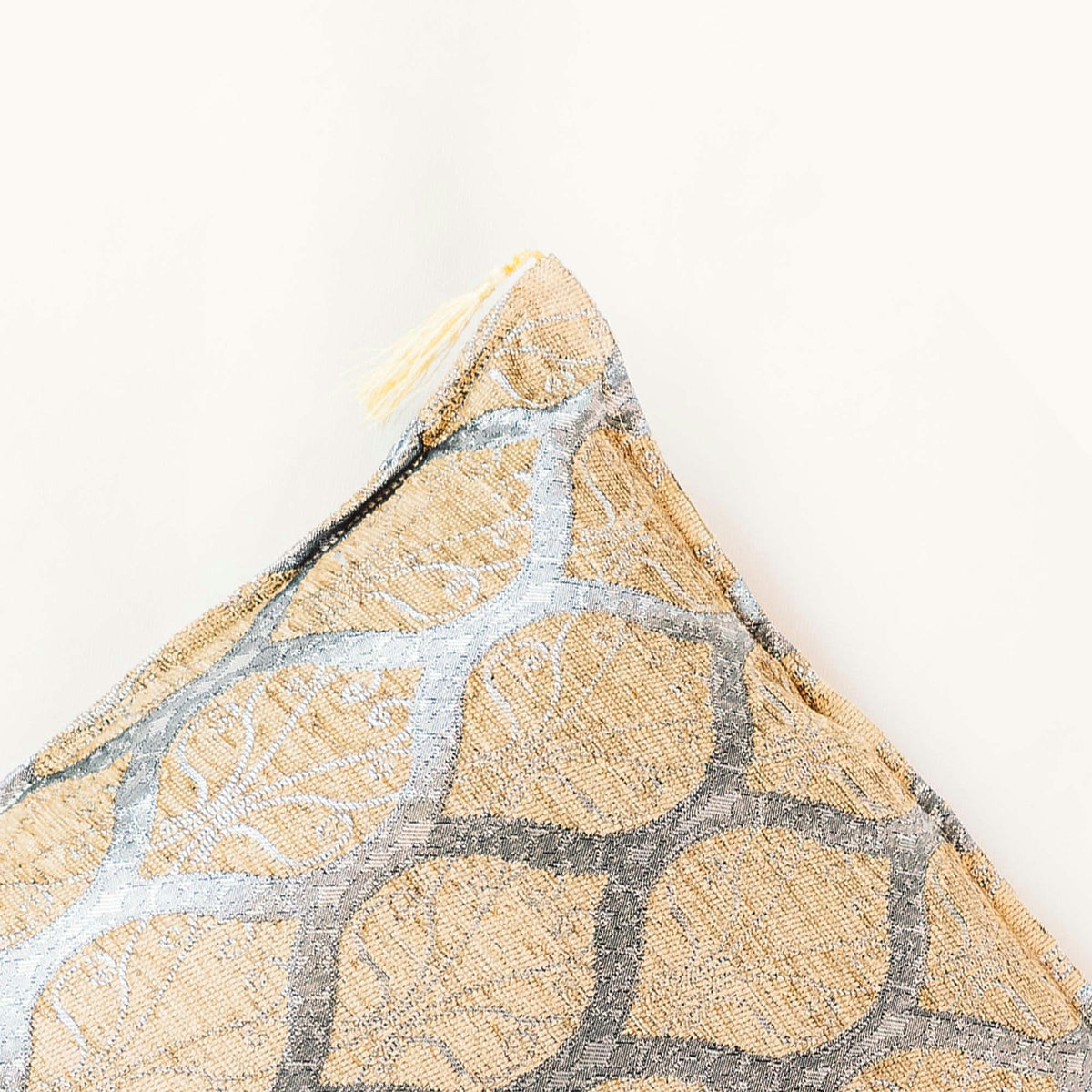Scroll-Gitter Kissenbezug – 40 × 40 cm