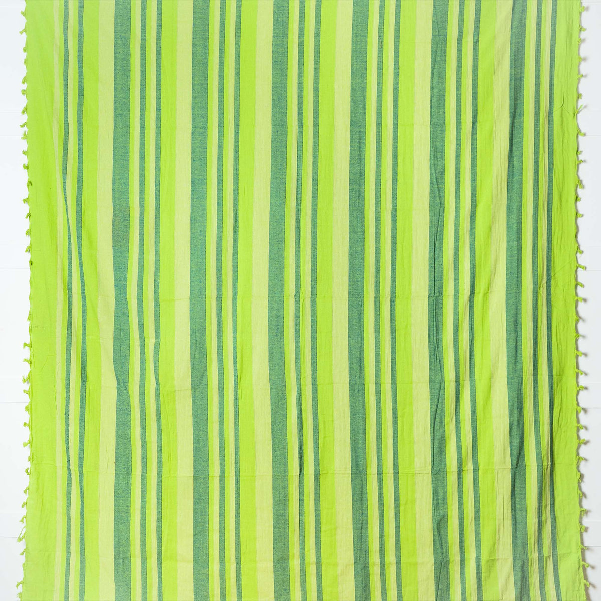 Tagesdecke/gestreifter Sofaüberwurf in verschiedene Farben 250 x 220cm handgewebt aus 100% Baumwolle – XXL-Größe mit Fransen
