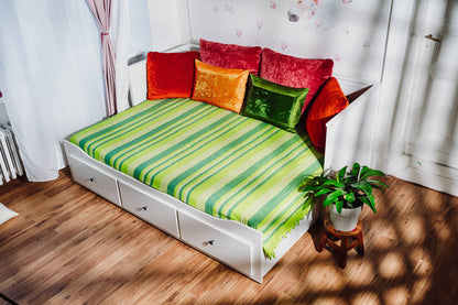 Tagesdecke/gestreifter Sofaüberwurf in verschiedene Farben 250 x 220cm handgewebt aus 100% Baumwolle – XXL-Größe mit Fransen
