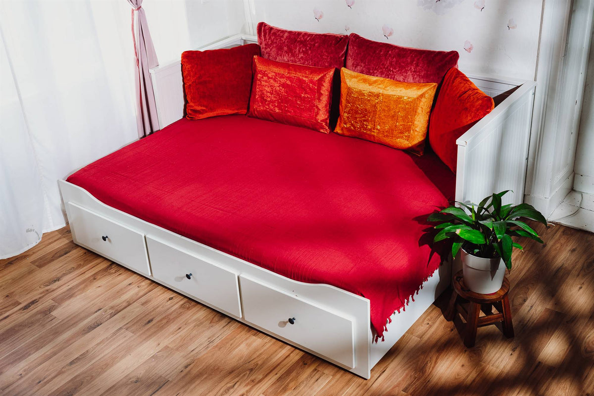 Tagesdecke/gestreifter Sofaüberwurf in verschiedene Farben 250 x 220cm handgewebt aus 100% Baumwolle – XXL-Größe mit Fransen