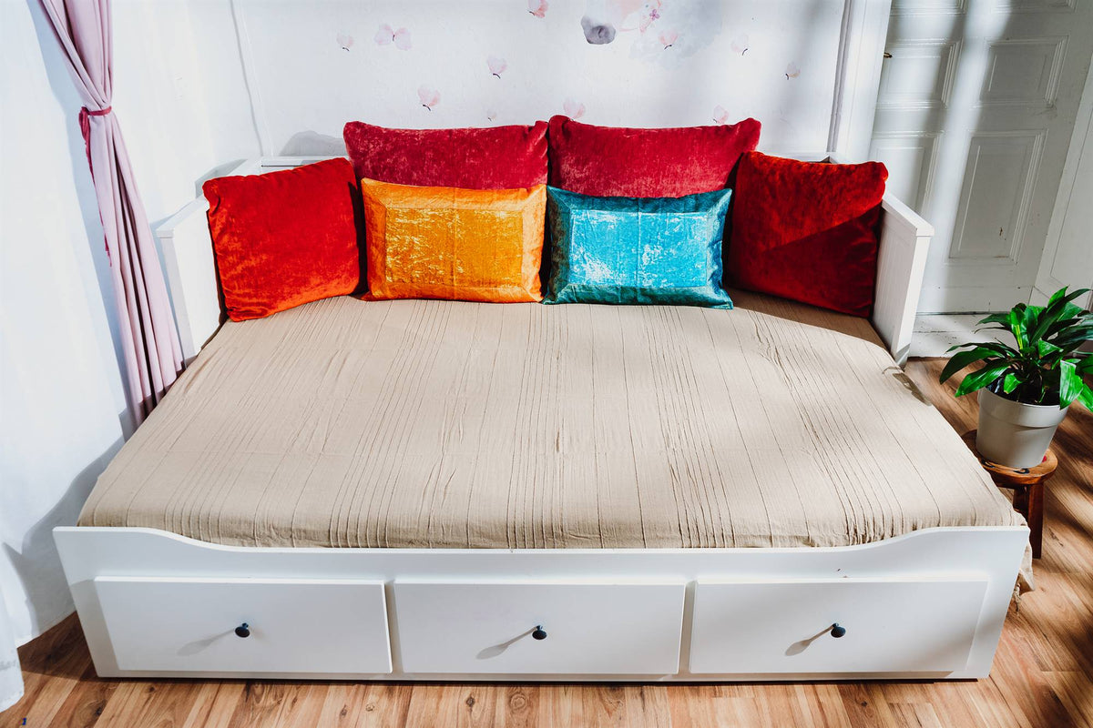 Tagesdecke/gestreifter Sofaüberwurf in verschiedene Farben 250 x 220cm handgewebt aus 100% Baumwolle – XXL-Größe mit Fransen
