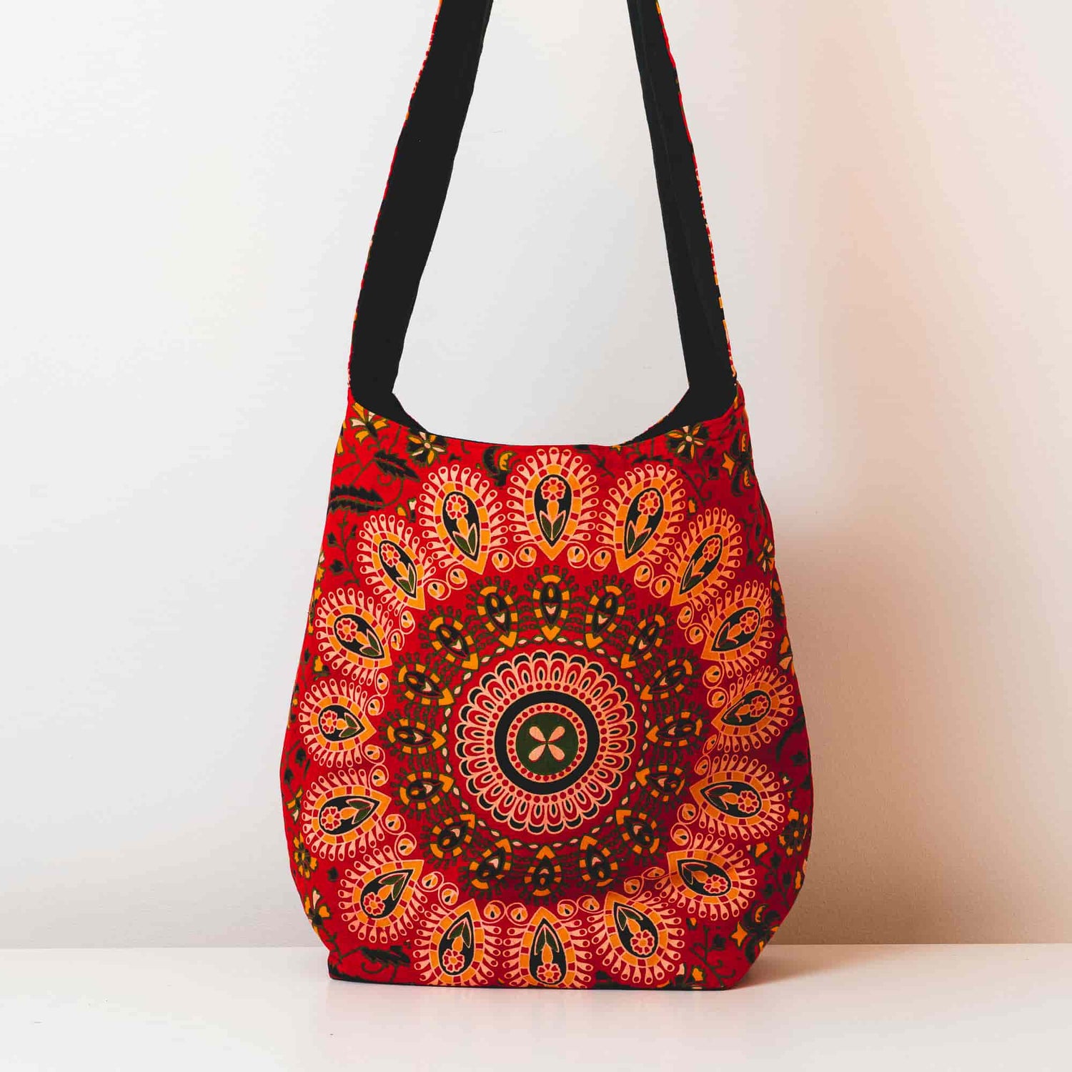 Aga’s Own Mandala Boho Umhängetasche - Festival Crossbody Handtasche für Damen, Ethnisch Baumwollschultertasche | Perfekt für Strandausflüge