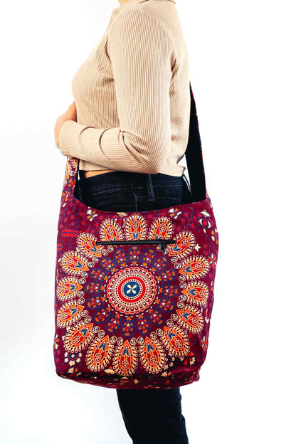 Aga’s Own Mandala Boho Umhängetasche - Festival Crossbody Handtasche für Damen, Ethnisch Baumwollschultertasche | Perfekt für Strandausflüge